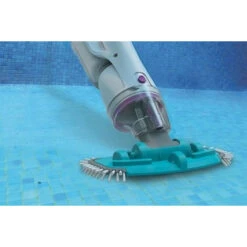 Aspirateur Rechargeable Kokido Telsa 30 Pour Spas Et Petites Piscines -Spa Relaxation Promos Magasin kok 400 8602 aspirateur rechargeable telsa 30 ambiance min 1